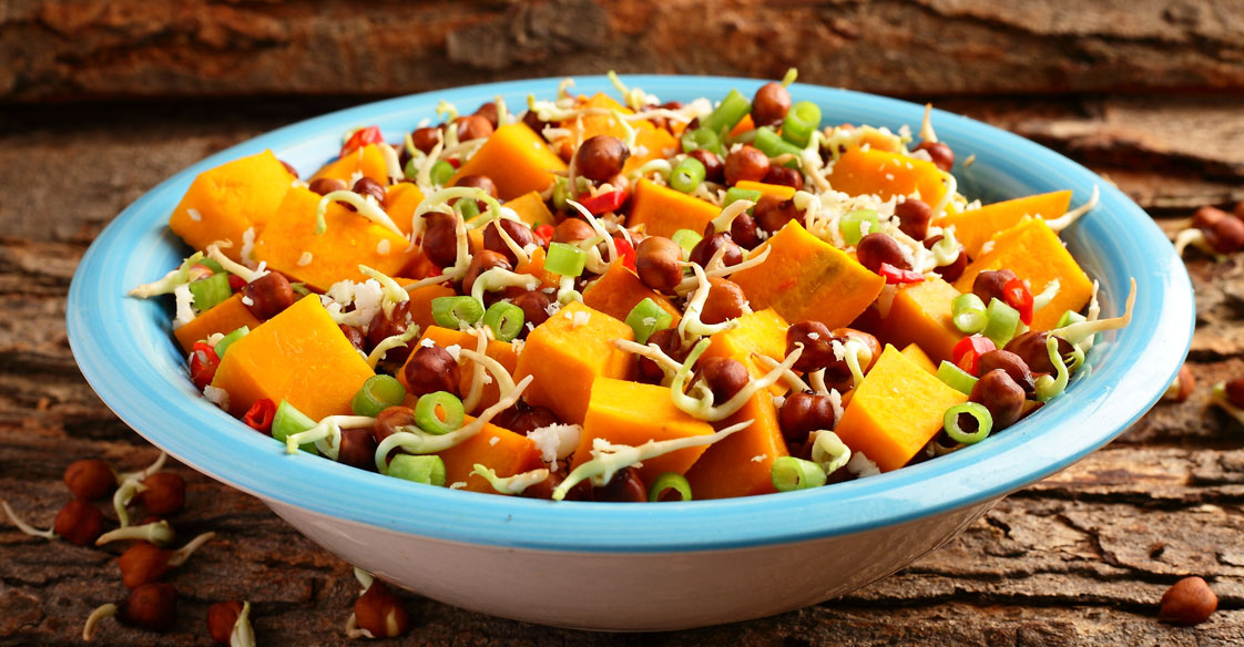 Sprouts and fruit salad with Dabur Honey