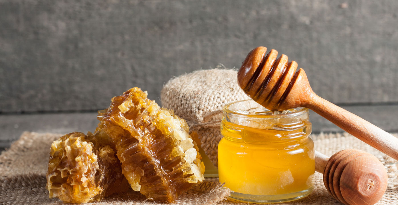 Honey vs Sugar: How is honey made?